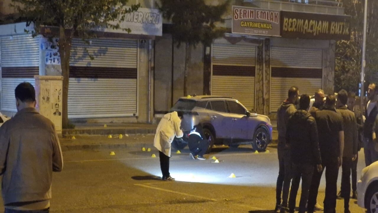 Diyarbakır'da 'kız kaçırma' kavgasında silahlar patladı: 1'i polis 10 yaralı