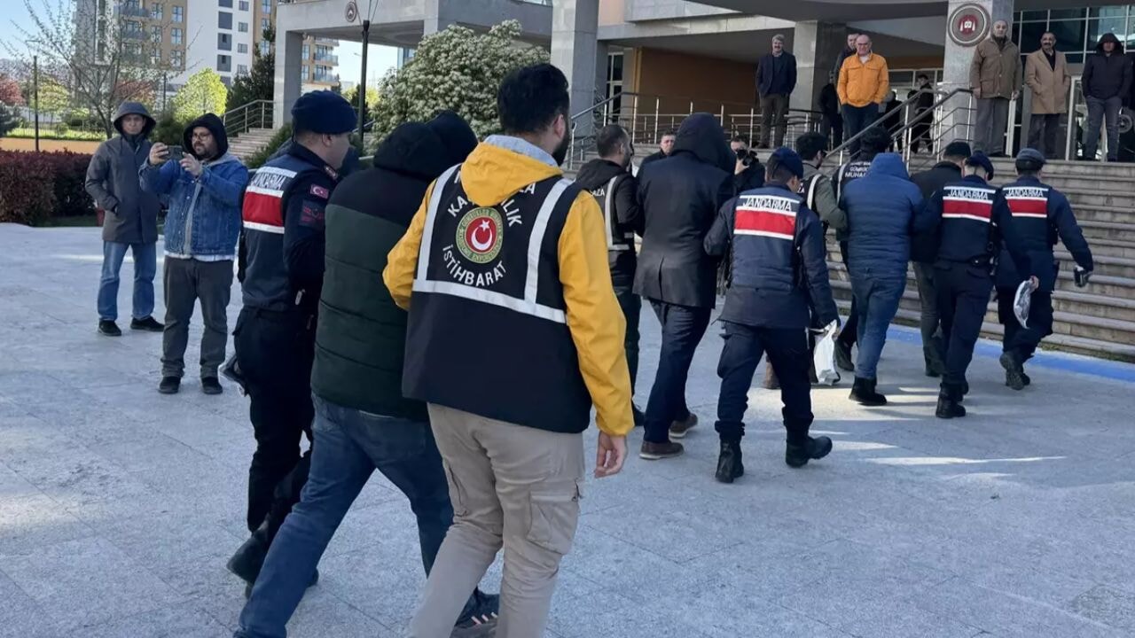 Kapıkule'de skandal: Memurlar suçüstü yakalandı!