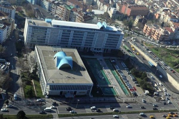 Aralarında İmamoğlu İnşaat da bulunuyor... İBB'ye ait 24 şirkete kayyum atandı