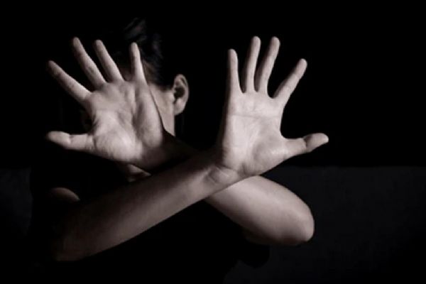 İsrailli bakanın kızından cinsel istismar iddiası! Ailesini suçladı