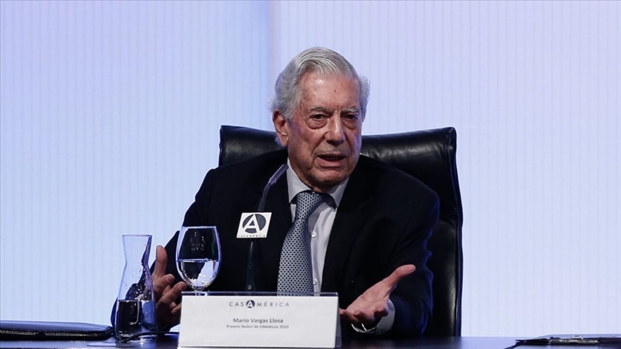 Nobel ödüllü yazar Mario Vargas Llosa hayatını kaybetti