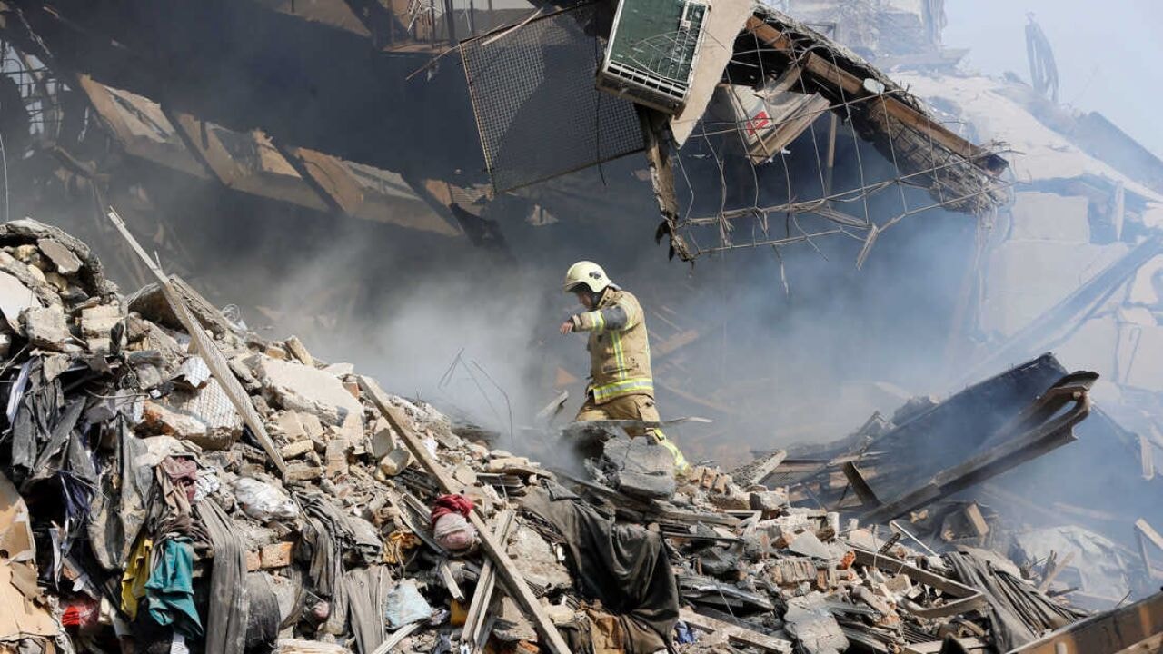 İran'da 'kıyamet gibi' bir deprem uyarısı