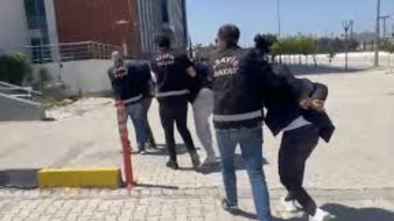 Hatay'da berber dükkanına kanlı baskın!