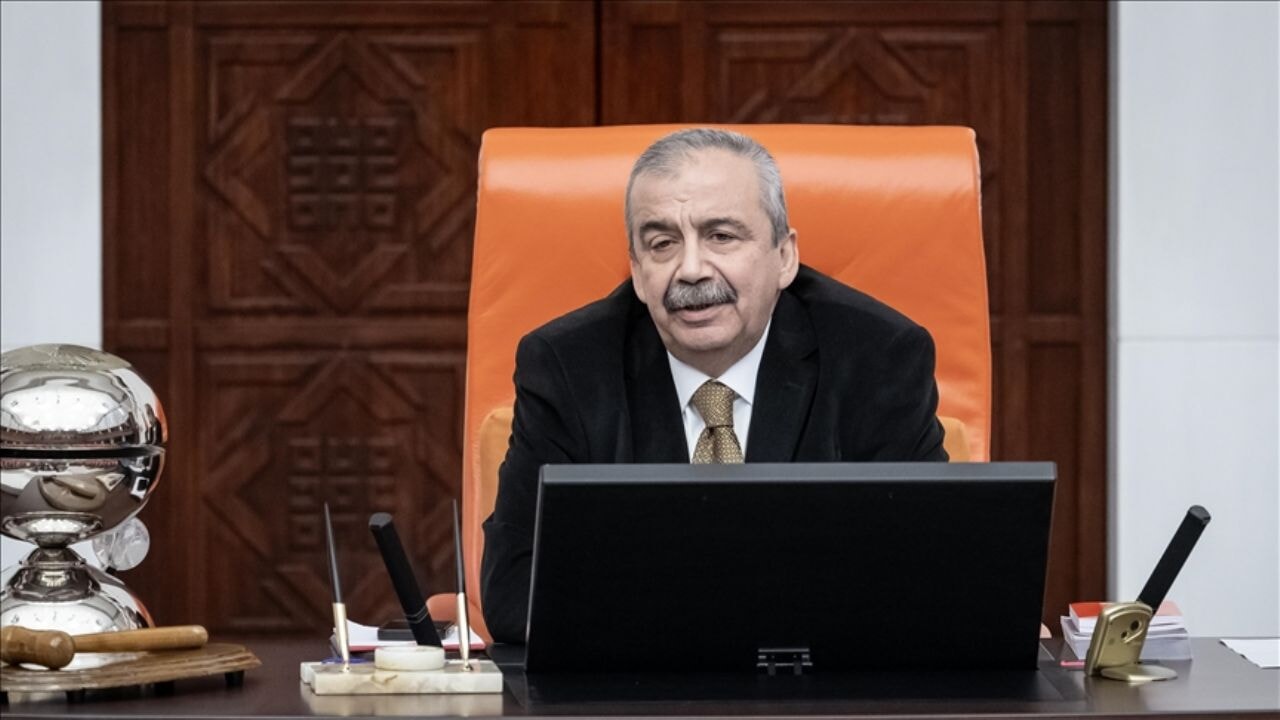 Sırrı Süreyya Önder hastaneye kaldırıldı; ameliyatı 7 saat sürdü!