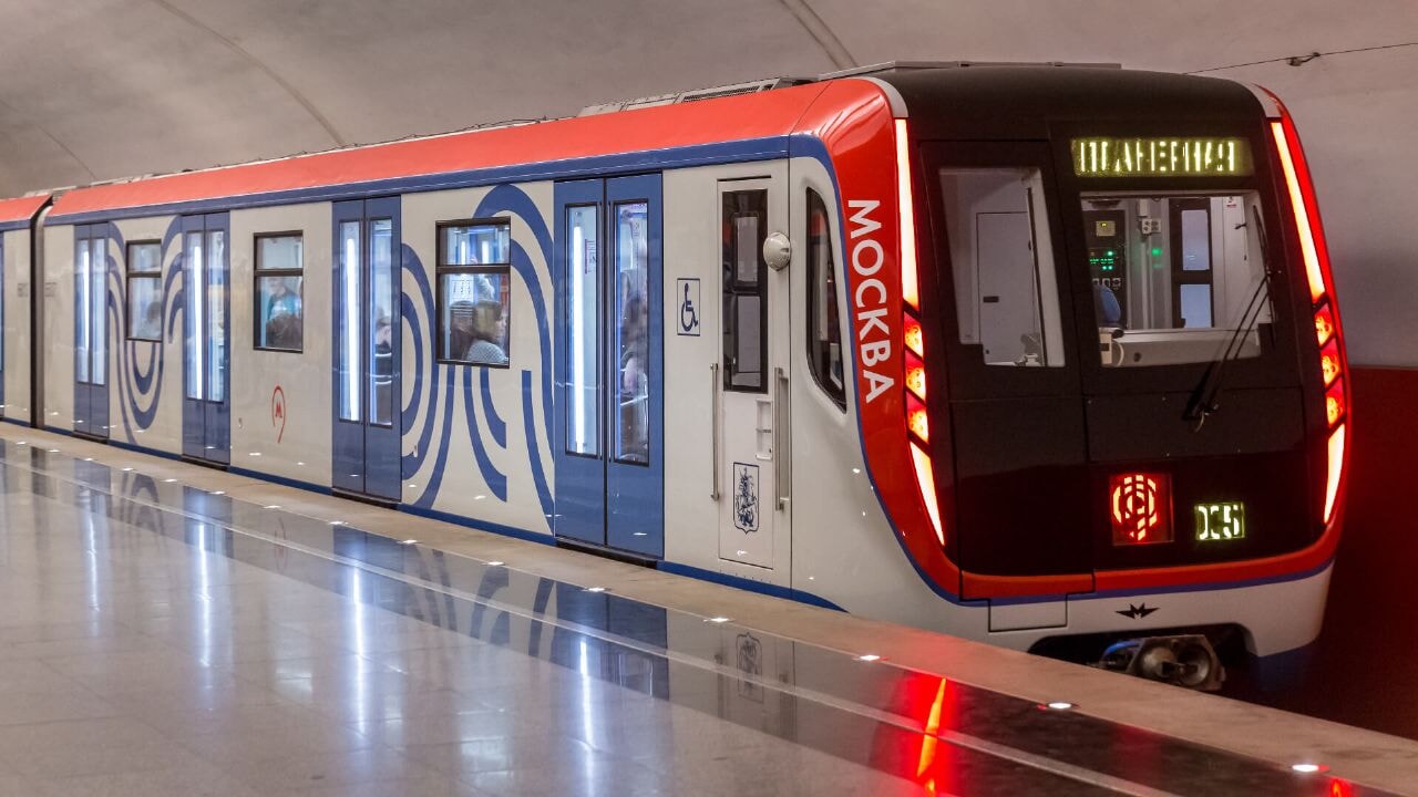 Moskova metrosunda başörtülü kadına saldırı