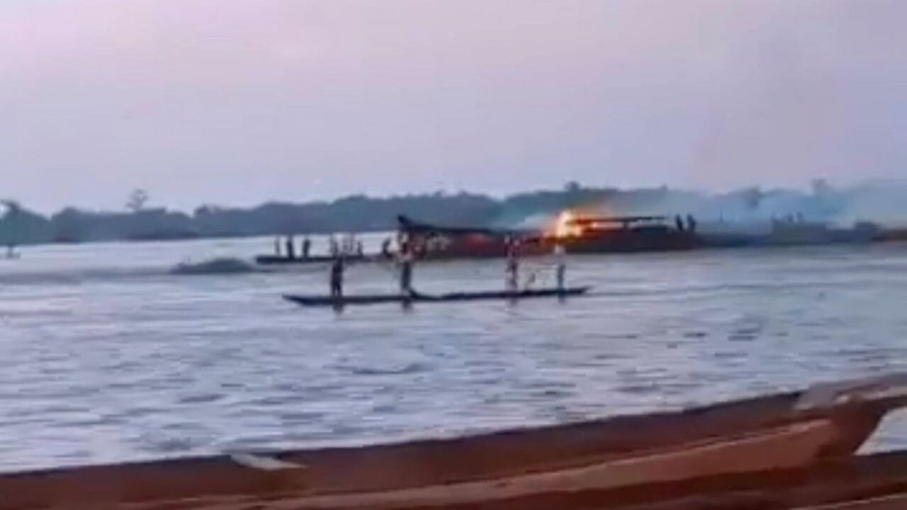 Yangın çıkan teknedeki 148 kişi öldü