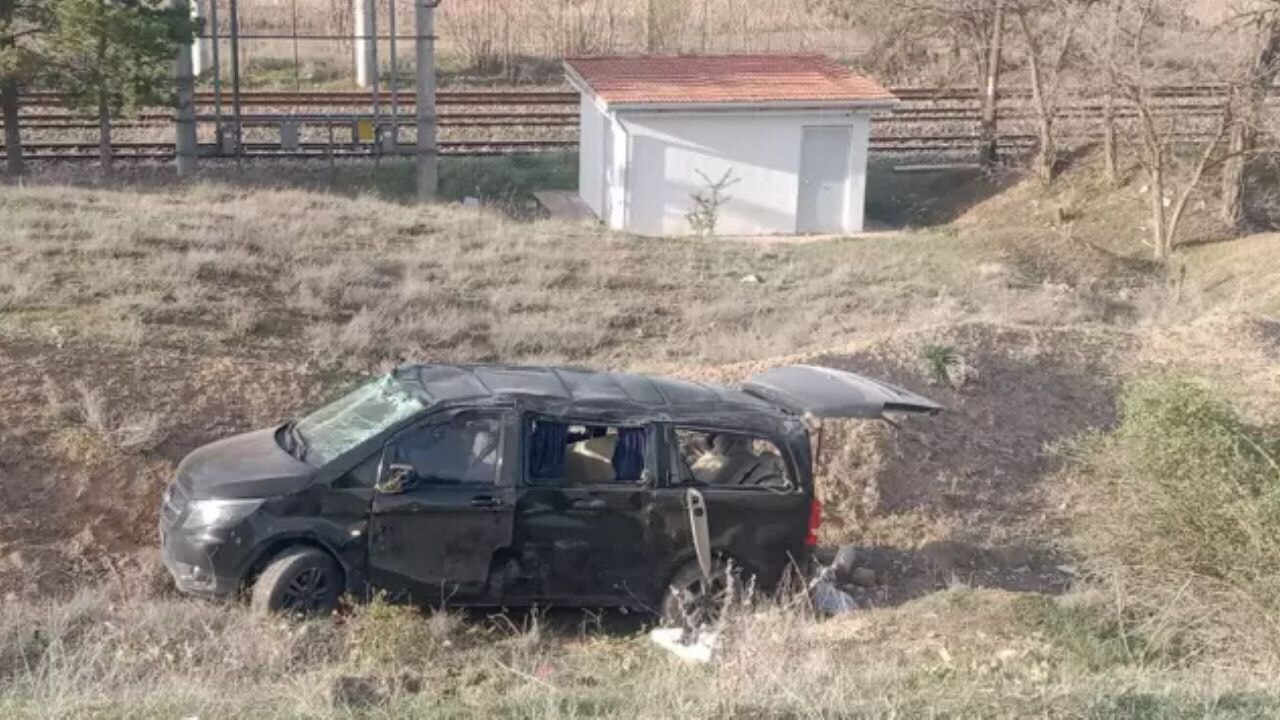 Eskişehir'de Gönül Dağı dizisinin oyuncusu Berk Atan kazada yaralandı