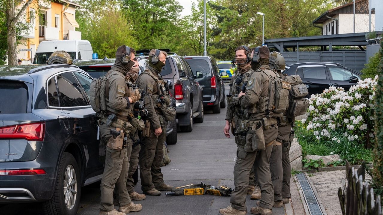 Almanya'da silahlı saldırı: 2 ölü