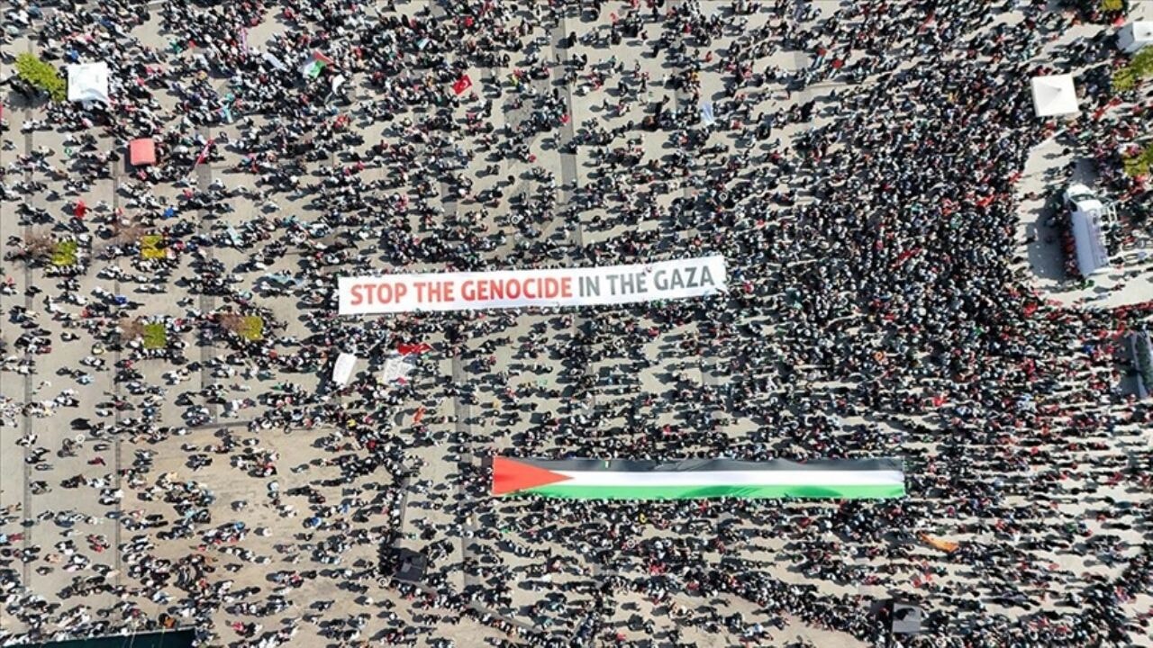 Filistin'e destek yürüyüşleri düzenlendi