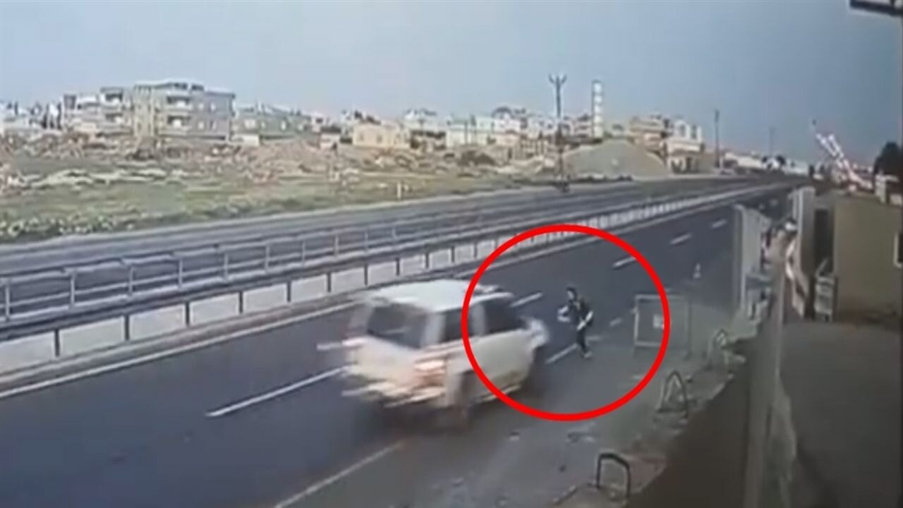 'Dur' ihtarına uymadı, polise çarpıp yaraladı