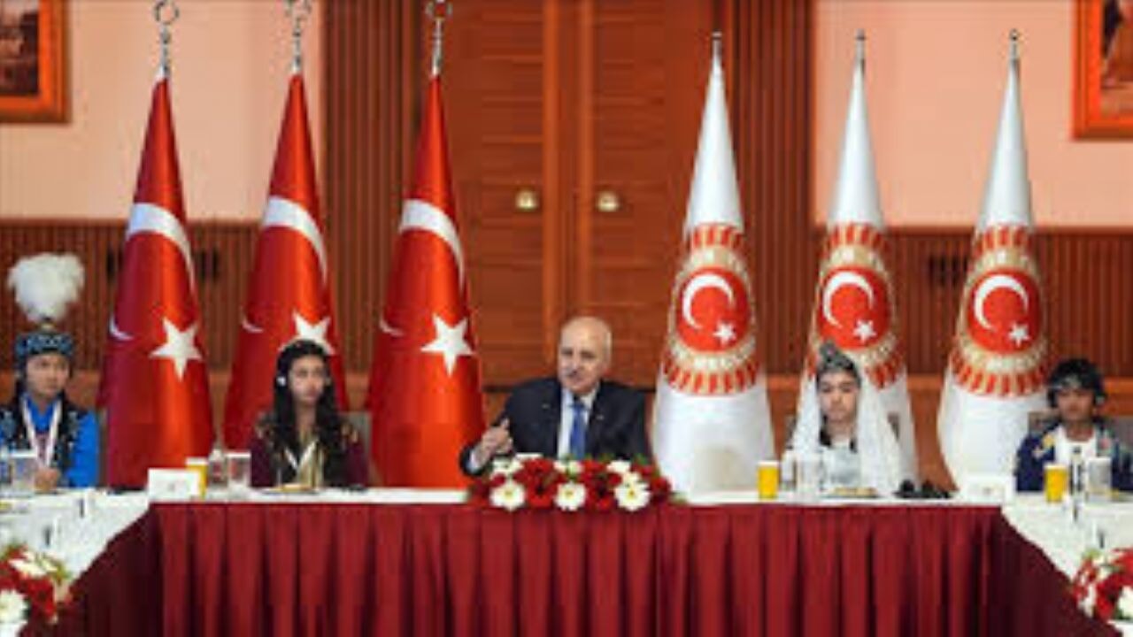 TBMM Başkanı Kurtulmuş, dünya çocuklarını kabul etti