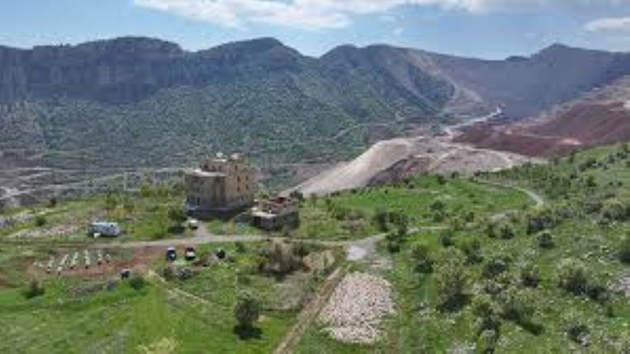 Avrupa'da yaşayan Keldaniler yıllar önce terk ettikleri Şırnak'taki köylerine geri dönüyor