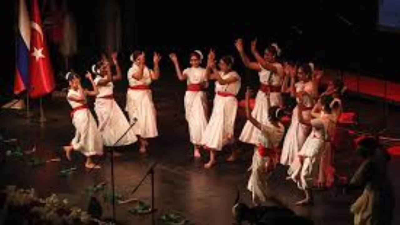 Rusya'da 15 ülkeden çocukların katılımıyla 23 Nisan Ulusal Egemenlik ve Çocuk Bayramı kutlandı