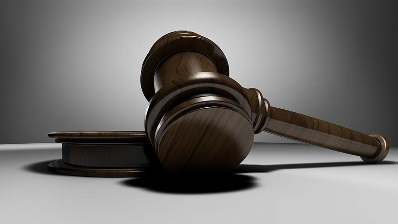 Eşine 'çingene' diyen kocaya ceza