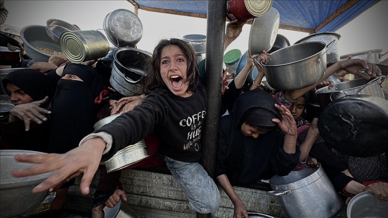 İsrail Gazze'deki Filistinlileri 52 gündür 'aç bırakmaya' devam ediyor