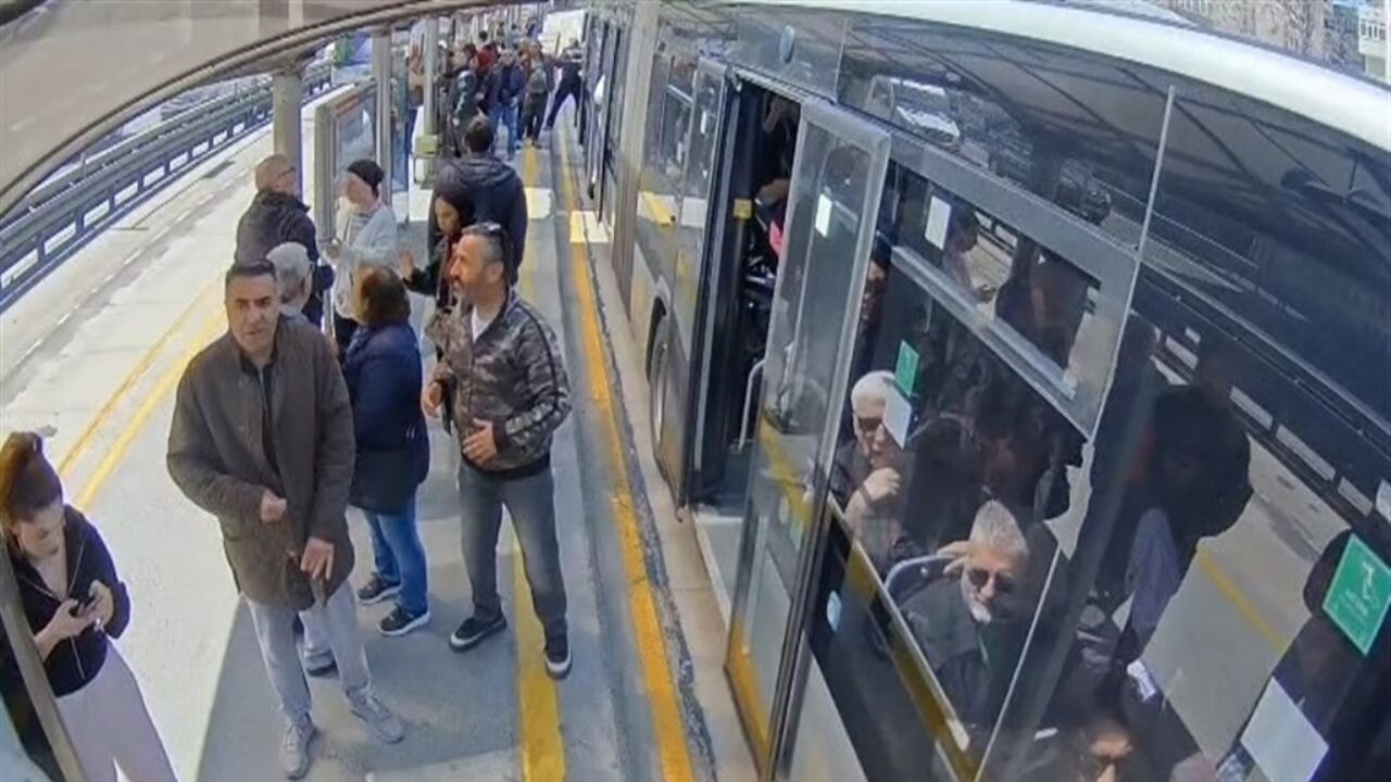 Depreme metrobüste yakalandılar