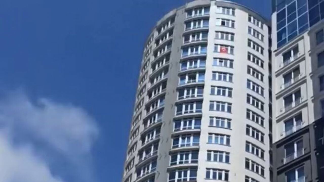 İstanbul'da 6,2 büyüklüğündeki deprem rezidansı bakın nasıl salladı