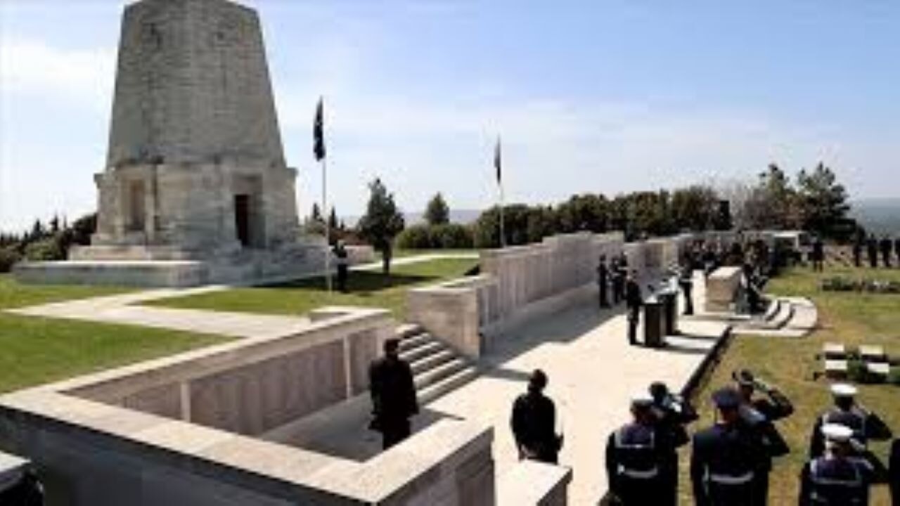 Gelibolu Yarımadası'ndaki Avustralyalıların Lone Pine Anıtı'nda anma töreni düzenlendi