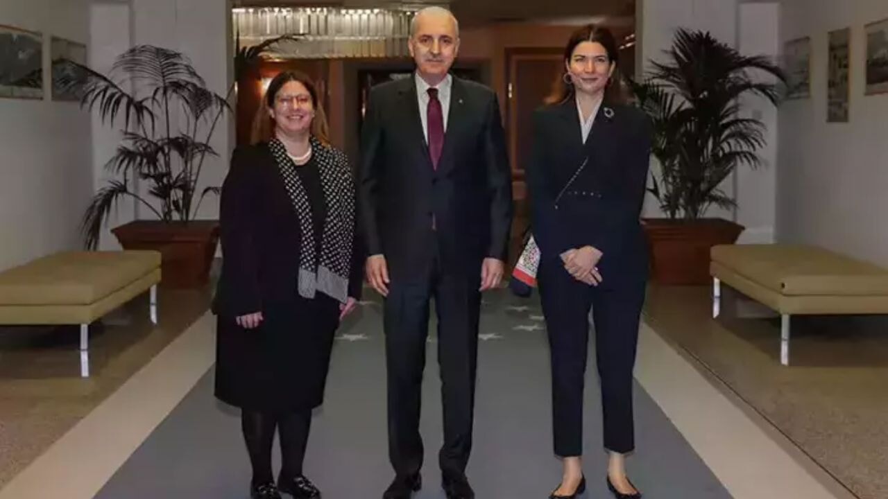 Numan Kurtulmuş, Vatikan'da Türkiye'yi temsil ediyor