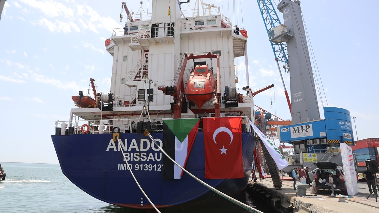 İHH'nın 2'nci İyilik Gemisi Sudan'a uğurlandı