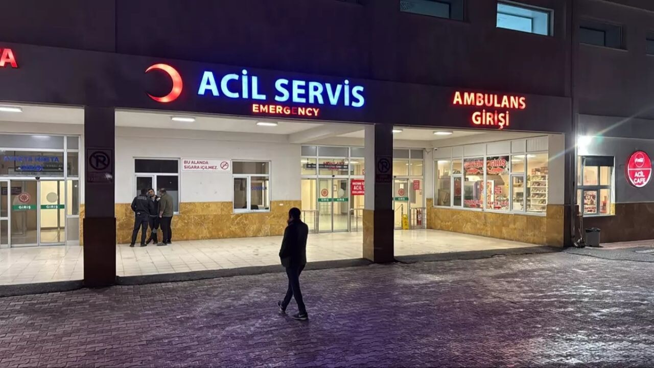 Sivas'ta gıda zehirlenmesi paniği: 53 öğrenci hastanelik oldu