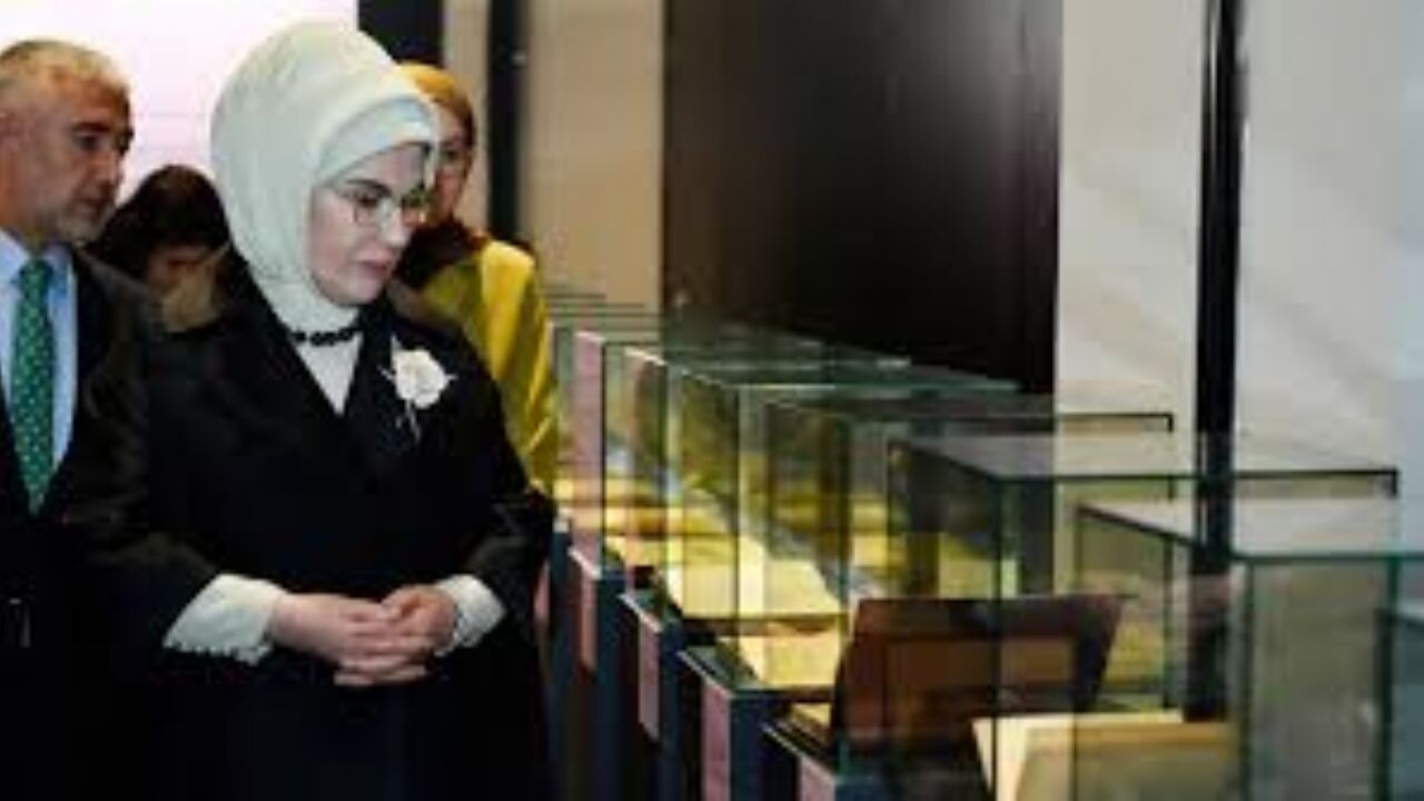 Emine Erdoğan 'Saklı Kalanlar' sergisine ilişkin paylaşım yaptı