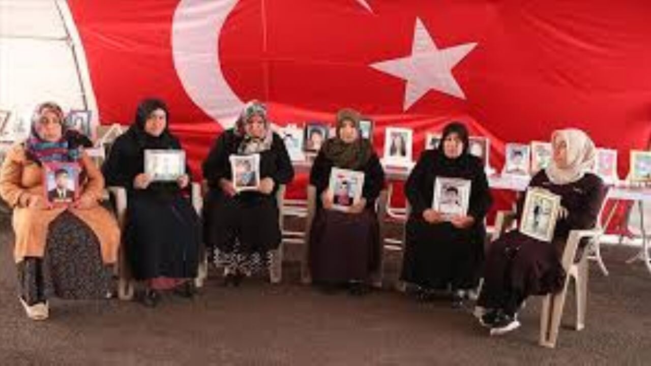 Diyarbakır annelerinin evlat nöbeti kararlılıkla devam ediyor