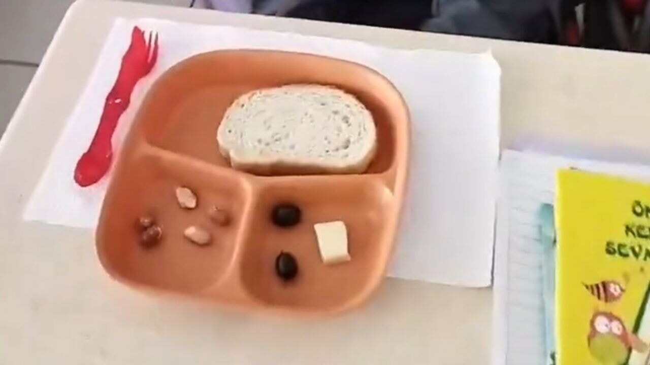 'Önüne gelen öğretmen olursa...'