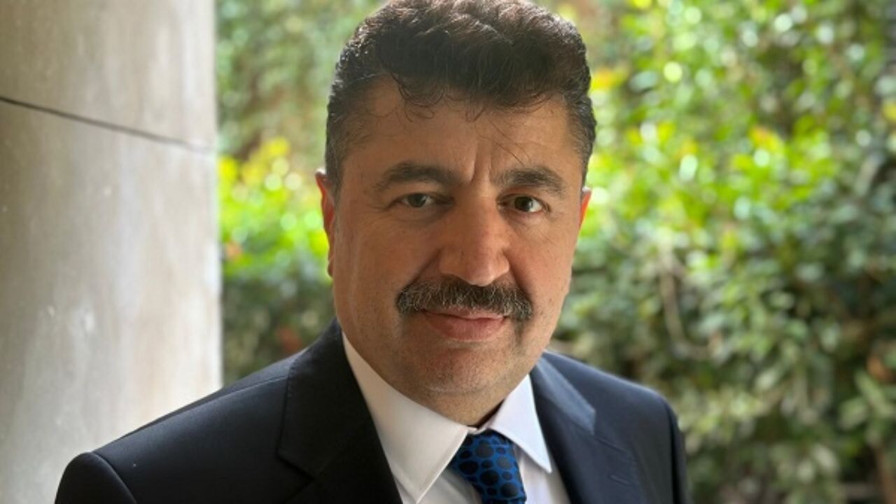 Bezmiâemde Yeni Dönem: Rektör Akçakaya Göreve Başladı