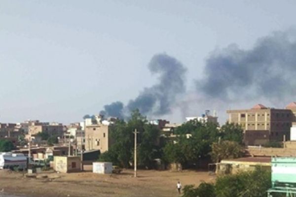 Port Sudan'da hava üssüne İHA saldırısı! Uçak seferleri askıya alındı