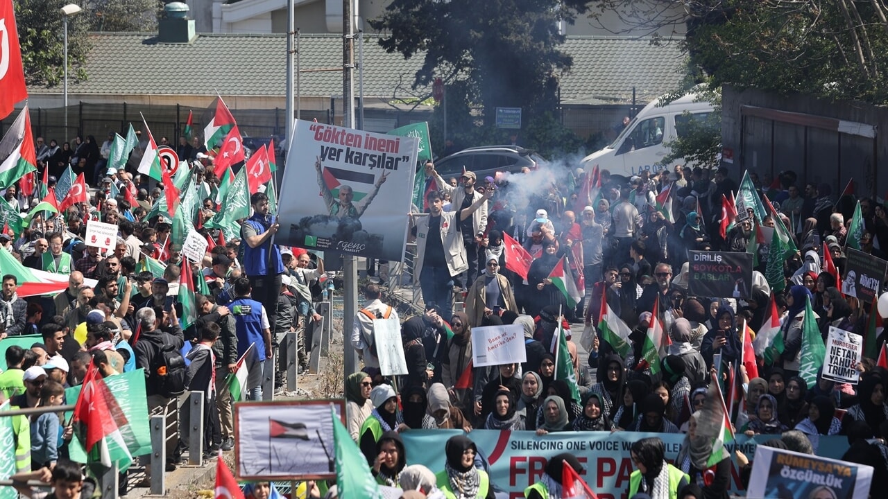 İstanbul'da on binler Gazze için ABD konsolosluğuna yürüdü