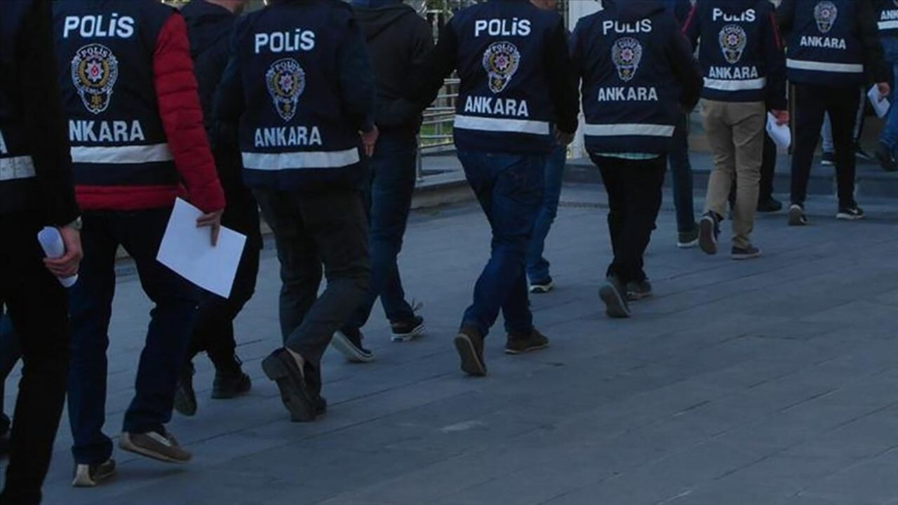 FETÖ'nün emniyet yapılanmasına ağır darbe! 33 kişi gözaltında