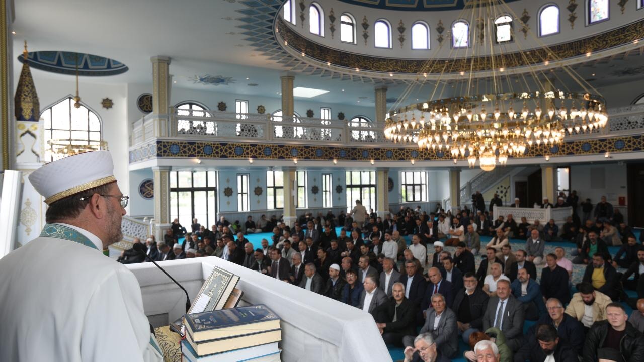 Fransa'da Eyüp Sultan Camisi açıldı: 'Kabe'nin bir şubesi gibi'