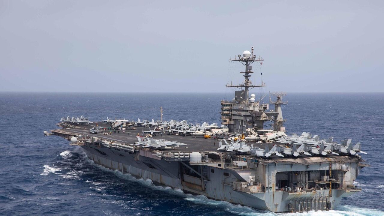 ABD'nin bir savaş uçağı daha uçak gemisinden düştü