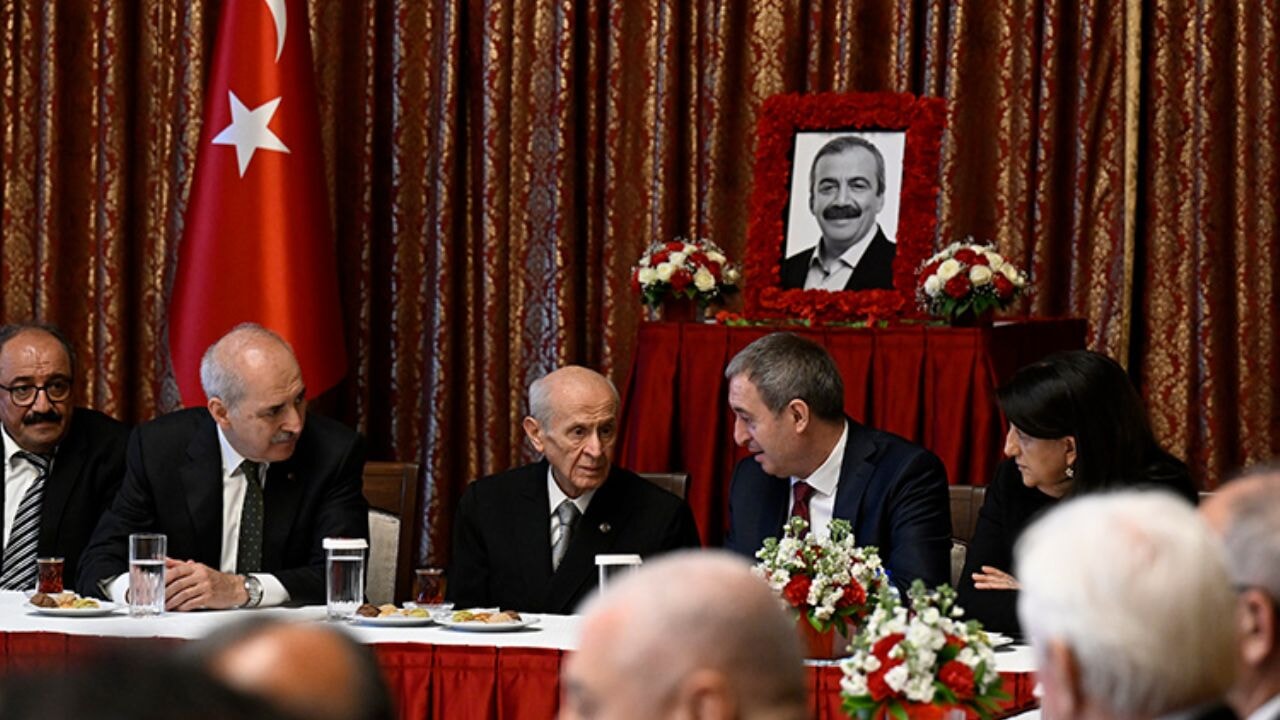 Bahçeli'den Sırrı Süreyya Önder için DEM Parti'ye taziye ziyareti