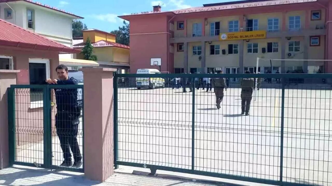 Giresun'da lisede silahlı dehşet! Bir kadın öldü, kardeşi ağır yaralı
