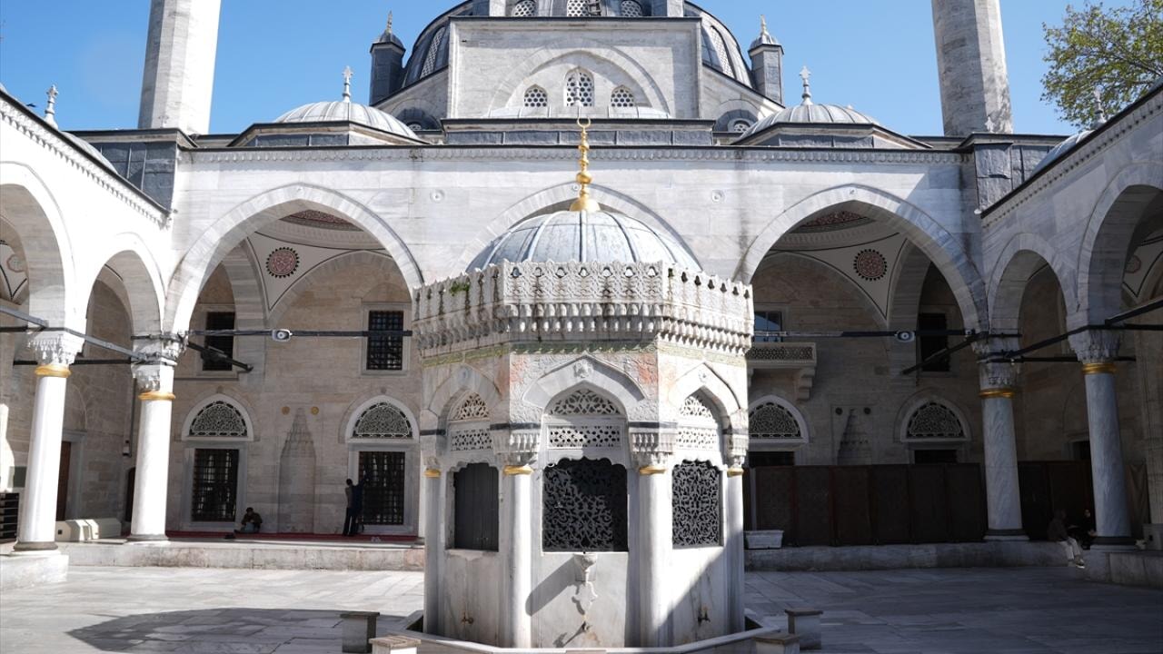 Osmanlı'nın merhamet mimarisi 'kuş sebilleri' yüzyıllardır camileri süslüyor