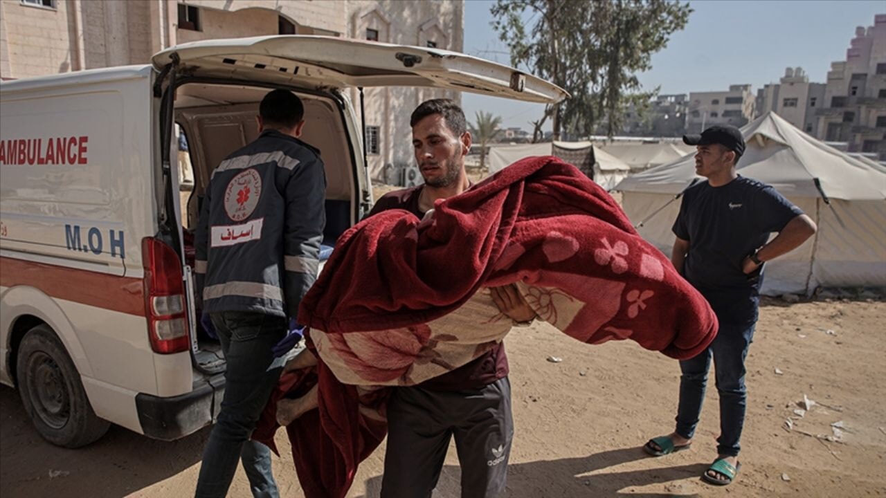 İsrail Gazze'ye saldırdı: 5'i aynı aileden, 7 şehit