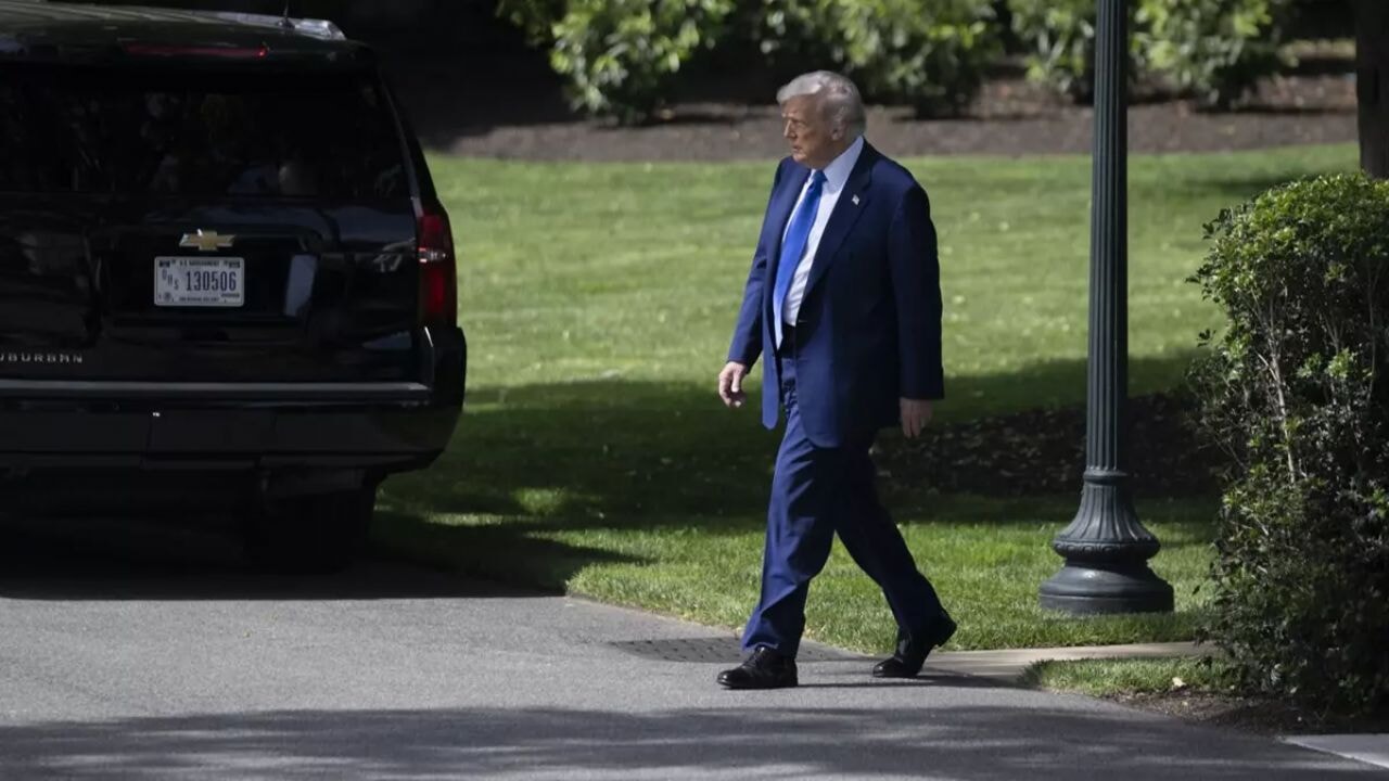 Trump geri döndü, uçağa alınmadılar!