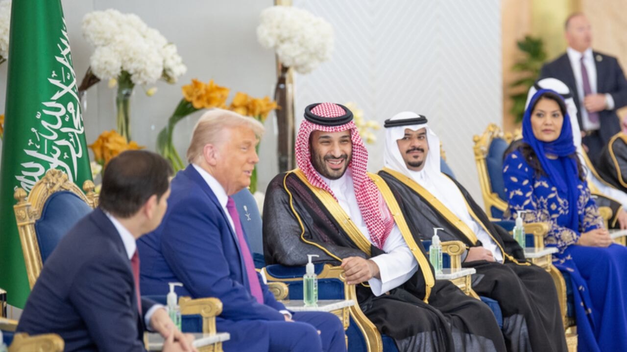 Trump, Suudi Arabistan'da: 1 trilyon dolarlık hedef