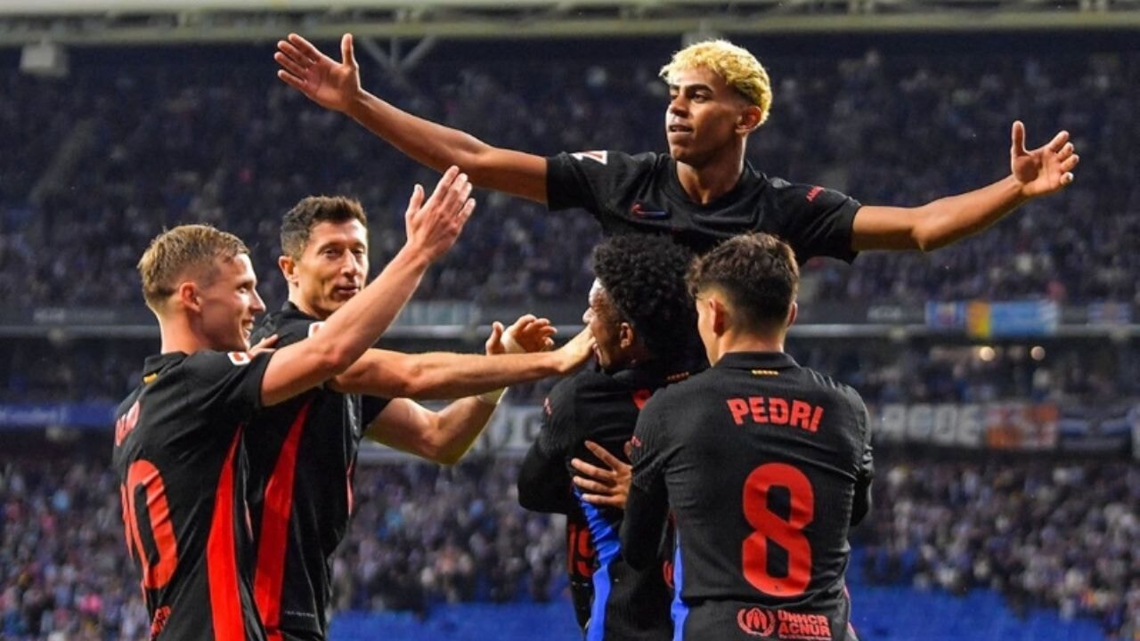 Barcelona La Liga şampiyonu oldu! Espanyol zaferiyle tarih yazdı