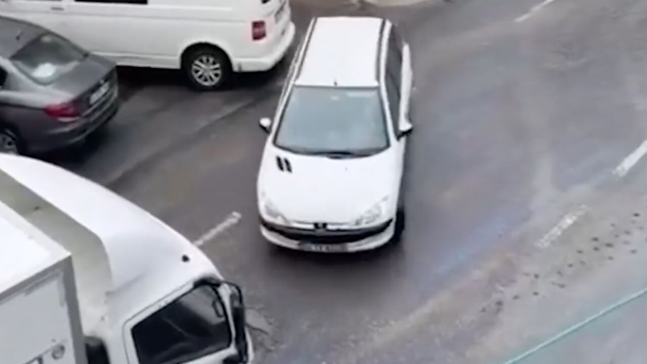 İETT otobüsü, çok sayıda kazaya sebep oldu