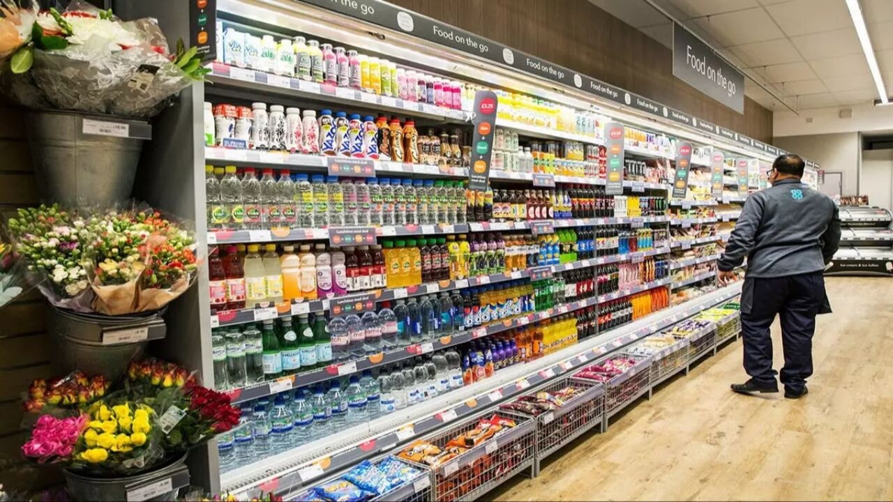 İsrail ürünlerine büyük darbe! Süpermarket İsrail ürünlerini raflarından temizliyor