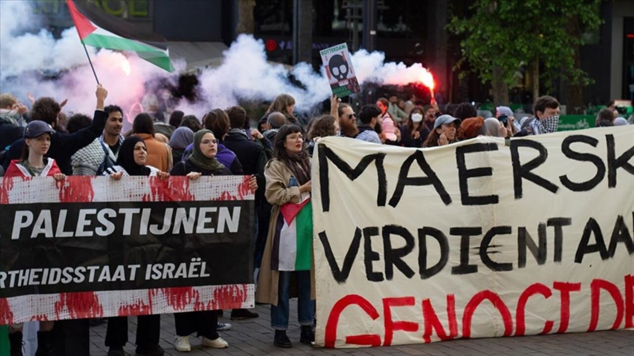 Hollanda'da F-35 protestosu: 'Maersk soykırımdan kazanıyor'