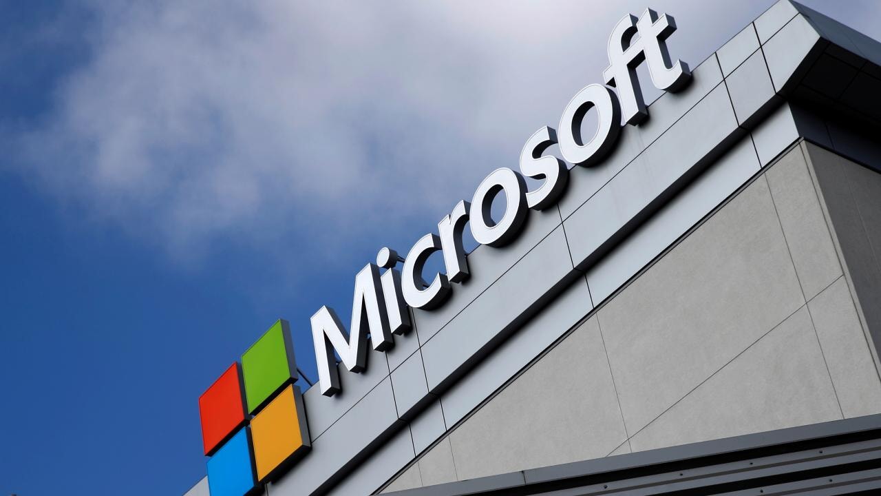 Microsoft, şirketin İsrail ile işbirliğini protesto eden çalışanının işine son verdi