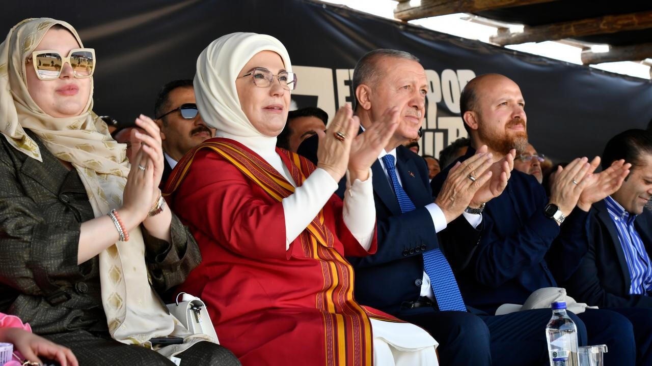 Emine Erdoğan'dan ''Karabağ Atları''nın gösterisine ilişkin paylaşım