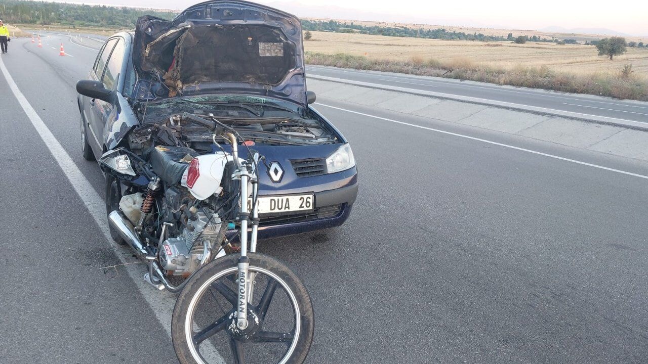 Konya'da taksiyle çarpışan motosiklet sürücüsü kurtarılamadı