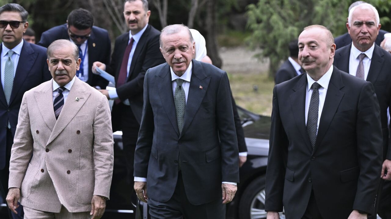 Cumhurbaşkanı Erdoğan, Aliyev ve Şerif, Laçın Seyir Tepesi ve sergisini gezdi