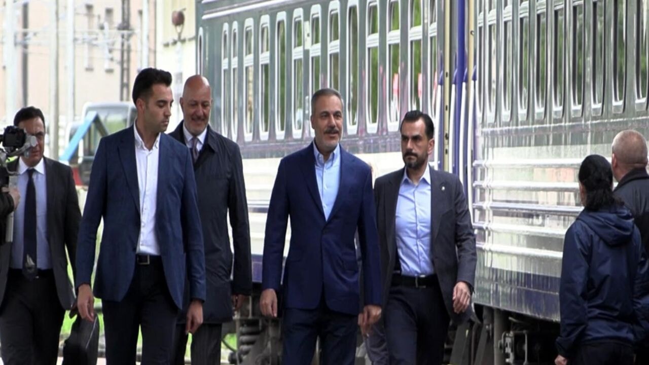 Bakan Fidan, trenle Polonya'dan Kiev'e hareket etti