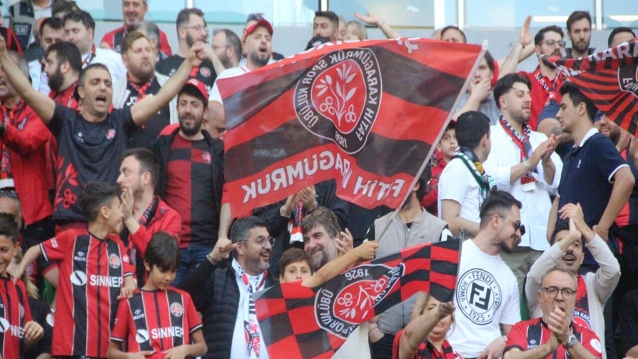 Bahçeli'den Fatih Karagümrük'e tebrik telefonu